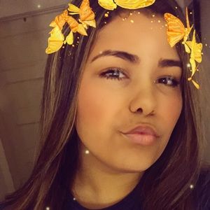 Meet your Posher, Lauren